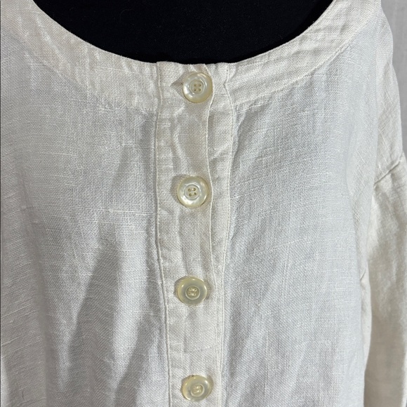 Women's Cream Linen Button-Up Top - Picture 3 of 3